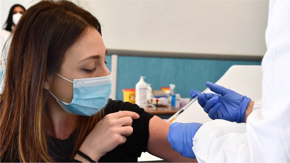 Anh: Vaccine AstraZeneca cung cấp hiệu quả bảo vệ suốt đời