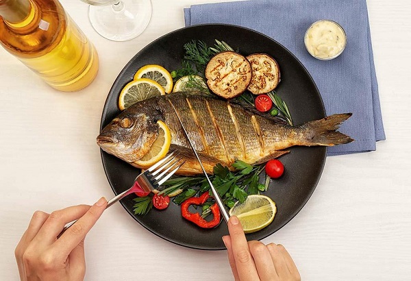 Dịch bệnh ngồi nhà, nếu chỉ ăn cá mỗi ngày chuyện gì xảy ra?