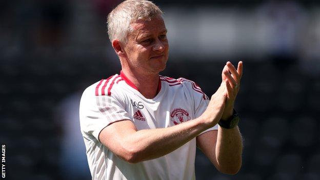 Man Utd manager Ole Gunnar Solskjaer signs new deal until 2024