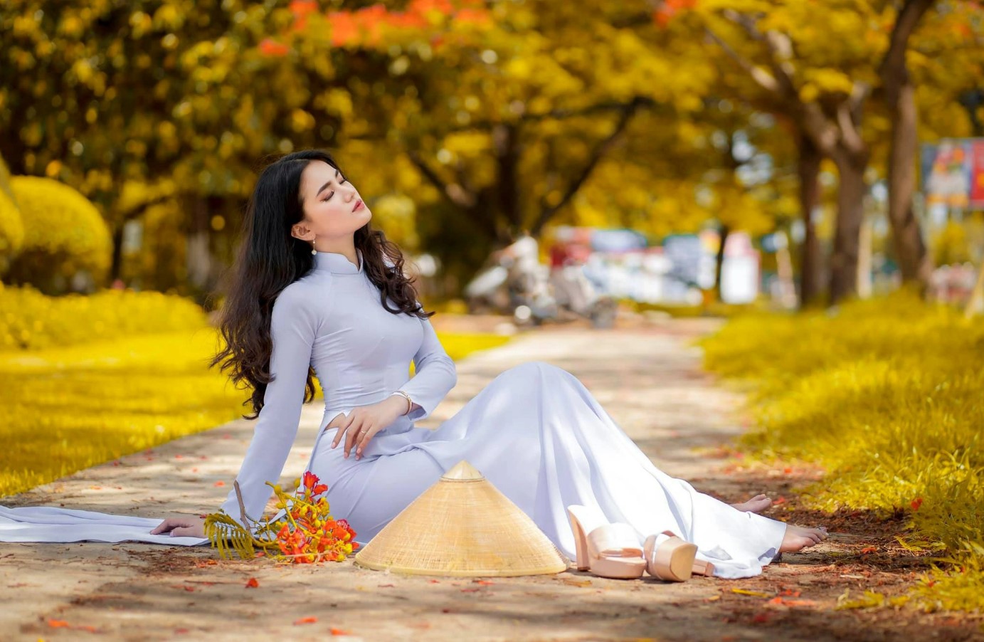 Tháng tám thu về